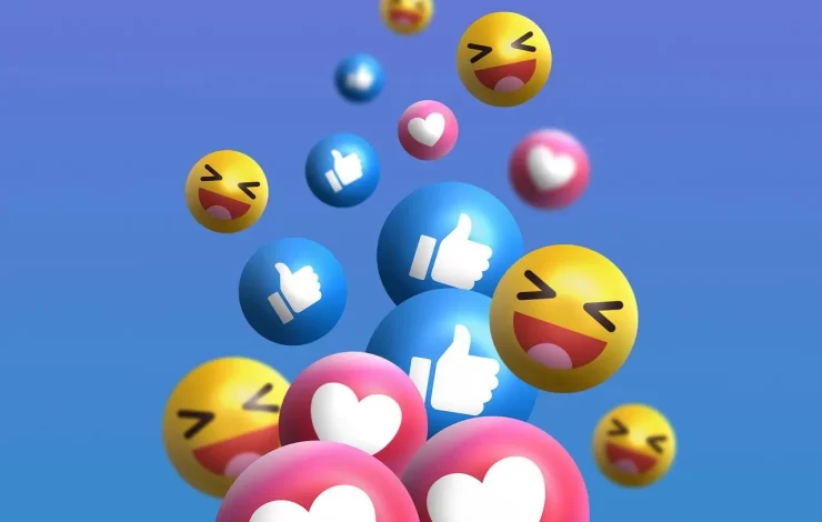 Verschiedene Social-Media-Reaktions-Emojis schweben vor blauem Hintergrund.