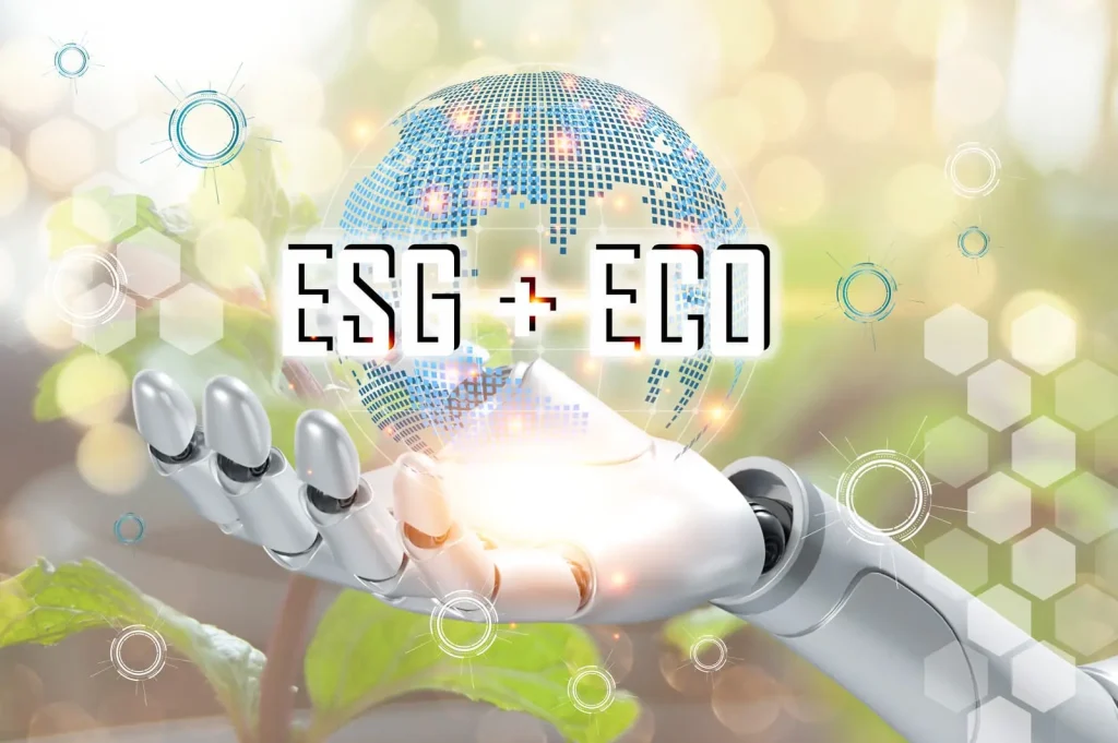 Eine Roboterhand hält einen digitalen Globus mit dem Text „ESG + EGO“. Der Hintergrund enthält abstrakte Sechsecke und grüne Blätter.